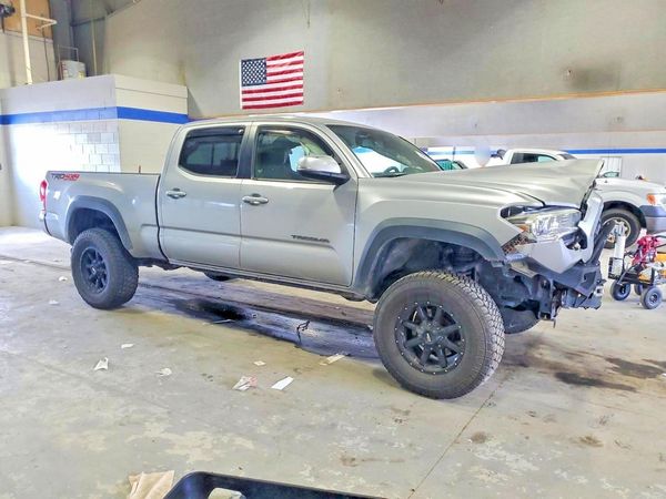 2017 TOYOTA TACOMA