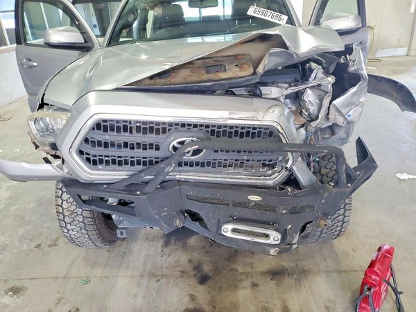 2017 TOYOTA TACOMA