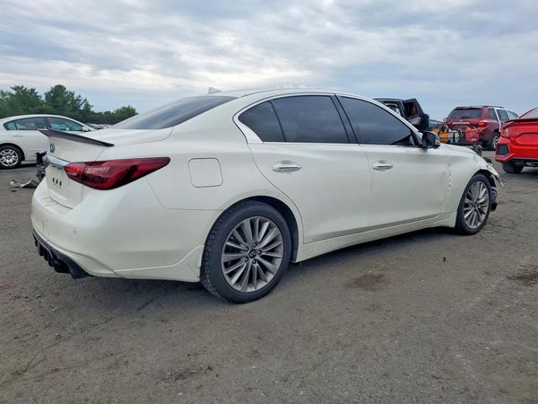 2021 INFINITI Q50 LUXE