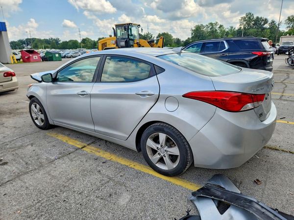 2013 HYUNDAI ELANTRA