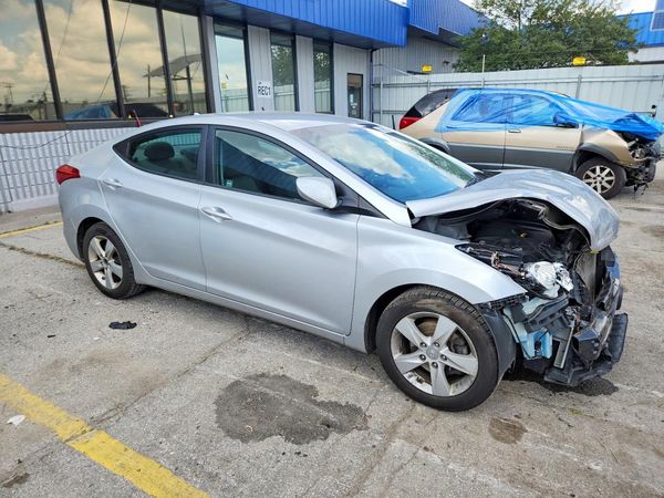 2013 HYUNDAI ELANTRA