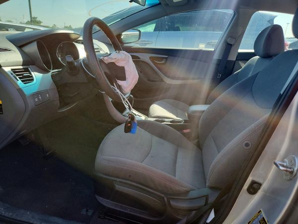 2013 HYUNDAI ELANTRA