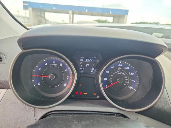 2013 HYUNDAI ELANTRA