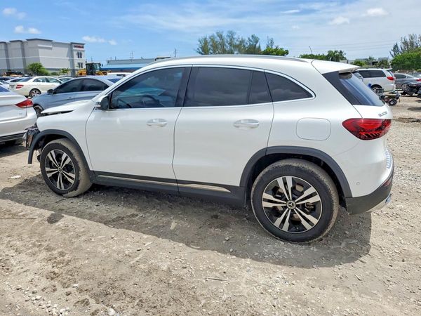 2025 MERCEDES-BENZ GLA