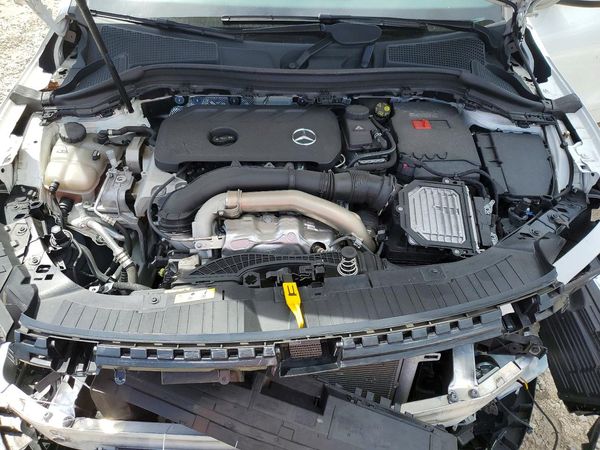 2025 MERCEDES-BENZ GLA