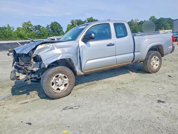 2017 TOYOTA TACOMA SR/SR5