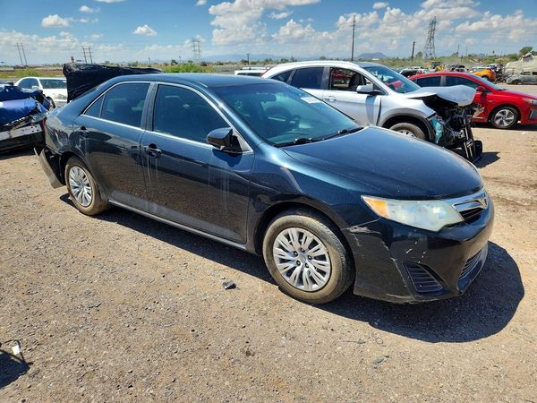 2014 TOYOTA CAMRY
