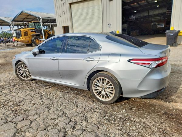 2018 TOYOTA CAMRY