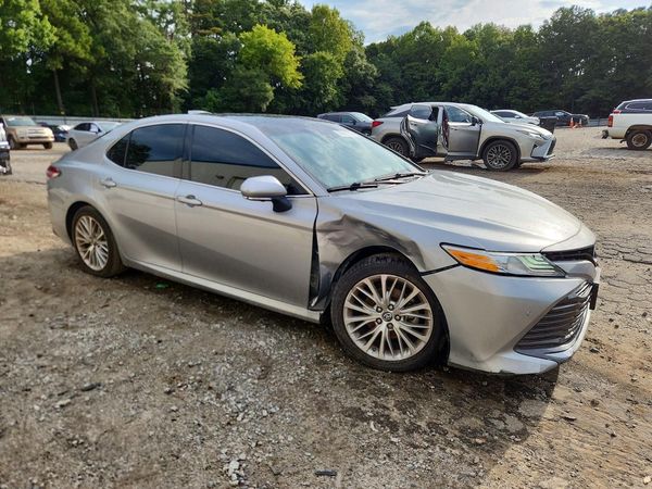 2018 TOYOTA CAMRY