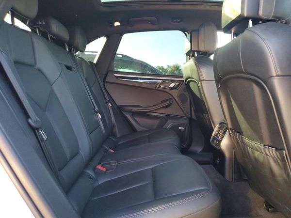 2022 PORSCHE MACAN