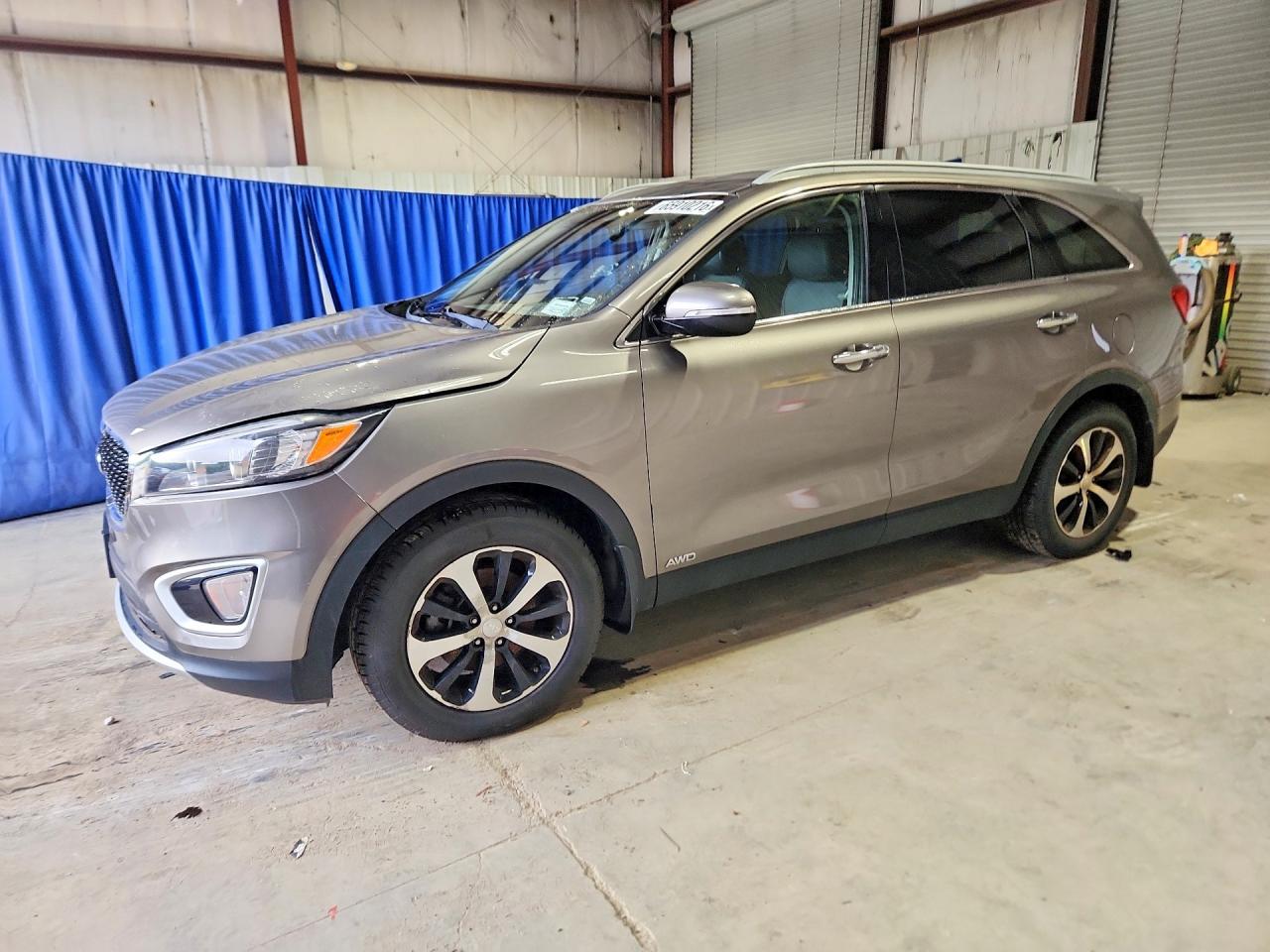2016 KIA SORENTO EX — Front 3/4
