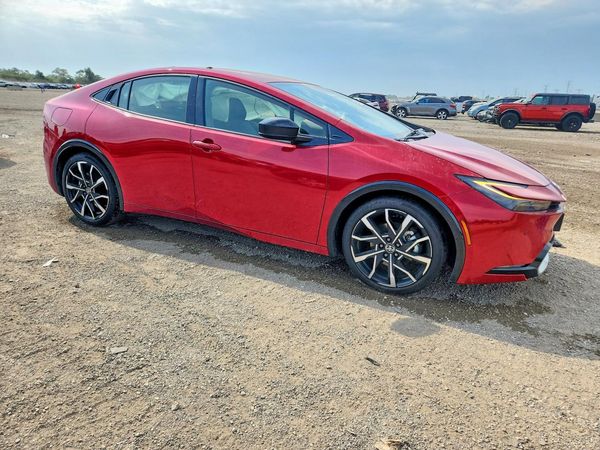2026 TOYOTA PRIUS — Passenger 3/4