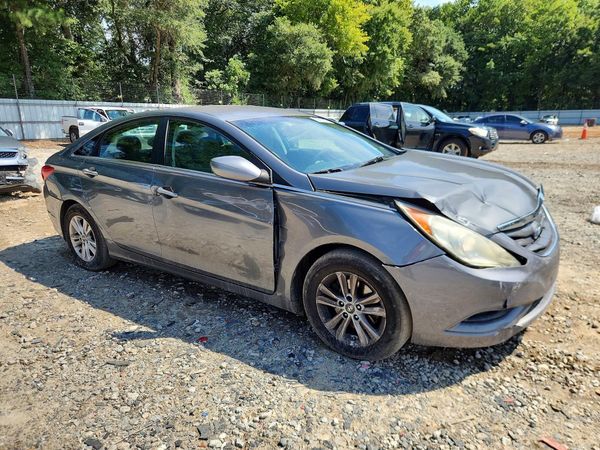 2013 HYUNDAI SONATA GLS/ GLS Popular — Passenger 3/4