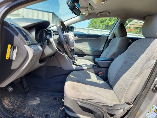 2013 HYUNDAI SONATA GLS/ GLS Popular — DENT