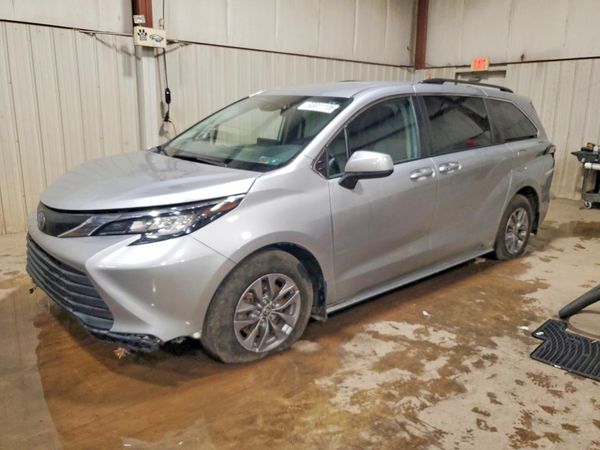 2023 TOYOTA SIENNA LE