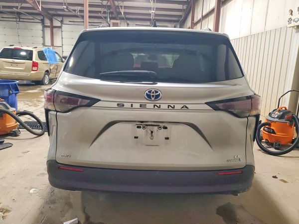 2023 TOYOTA SIENNA LE