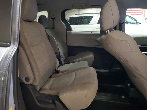 2023 TOYOTA SIENNA LE