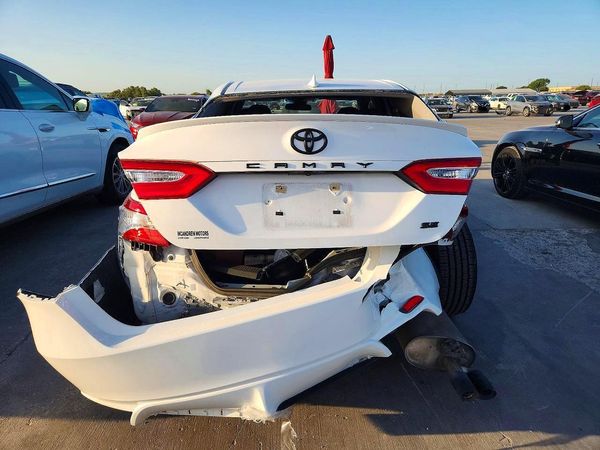 2020 TOYOTA CAMRY SE