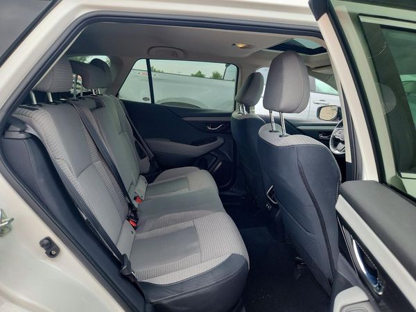 2022 SUBARU OUTBACK Premium