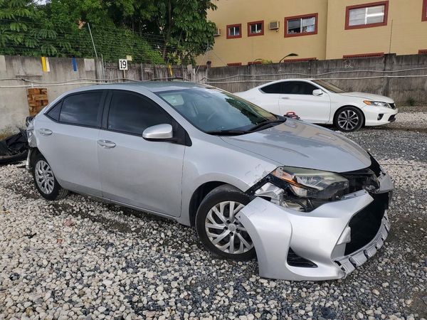 2017 TOYOTA COROLLA