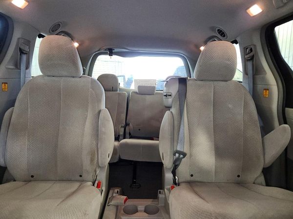 2013 TOYOTA SIENNA