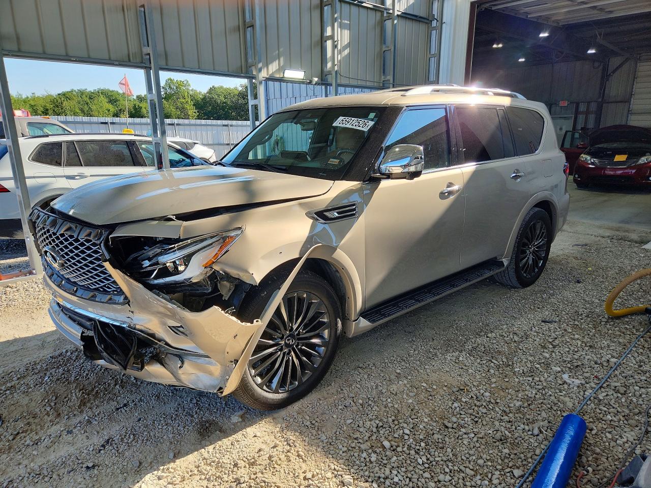 2023 INFINITI QX80 Premium