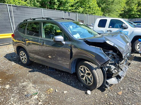2023 SUBARU FORESTER