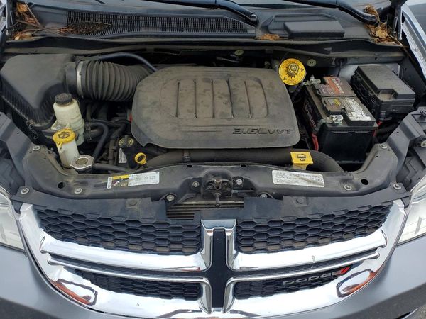 2019 DODGE GRAND CARAVAN SE — Engine bay