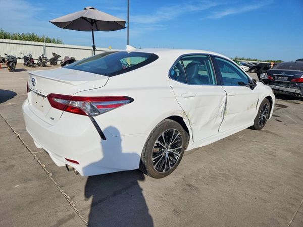 2019 TOYOTA CAMRY