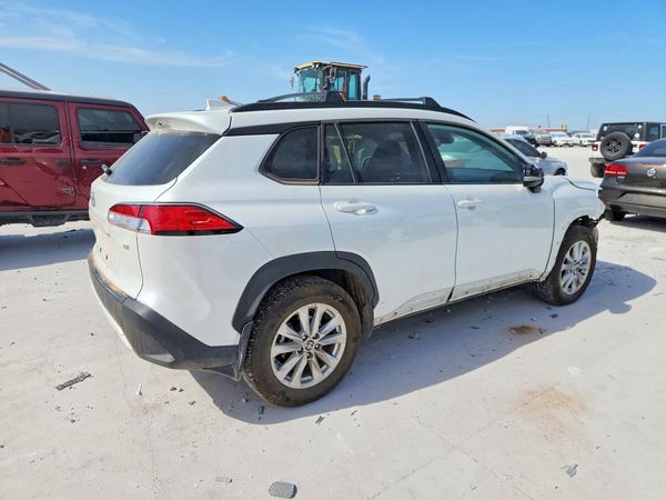 2024 TOYOTA COROLLA CROSS