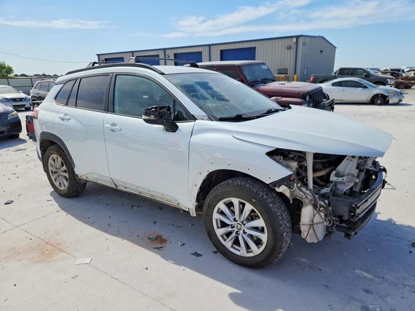 2024 TOYOTA COROLLA CROSS