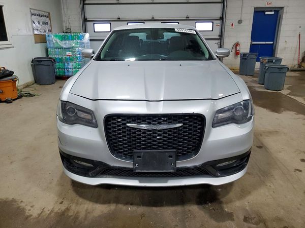 2019 CHRYSLER 300