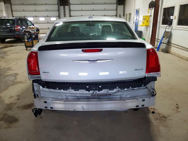2019 CHRYSLER 300