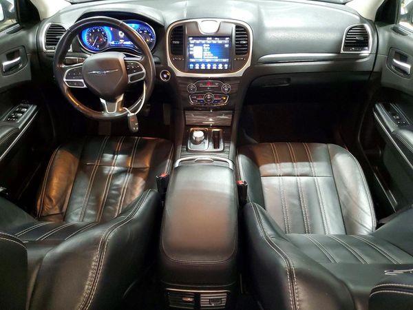 2019 CHRYSLER 300