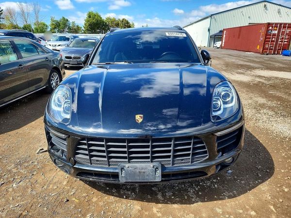 2018 PORSCHE MACAN