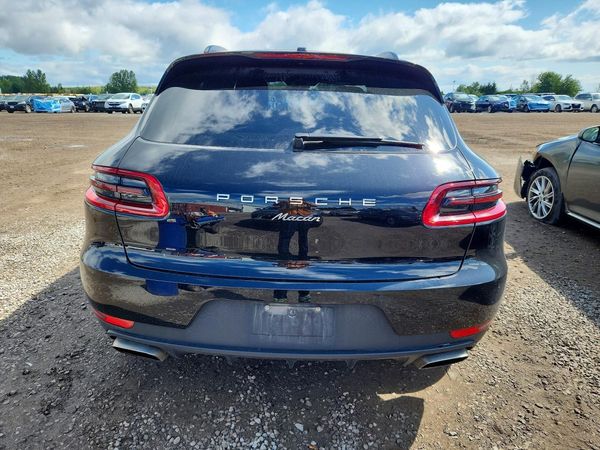 2018 PORSCHE MACAN