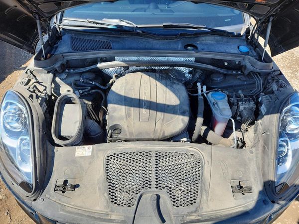 2018 PORSCHE MACAN