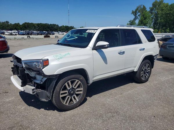 2024 TOYOTA 4RUNNER Limited