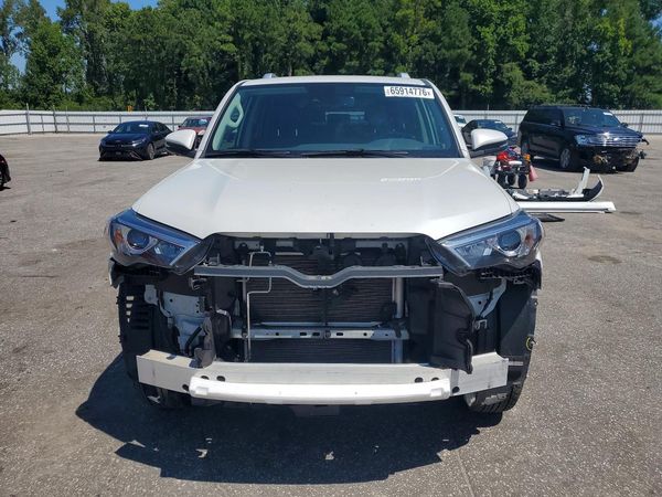 2024 TOYOTA 4RUNNER Limited