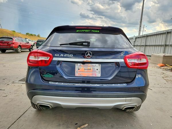 2017 MERCEDES-BENZ GLA