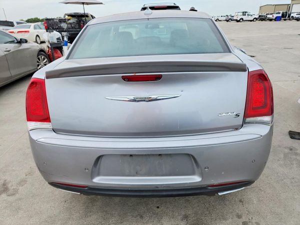 2018 CHRYSLER 300