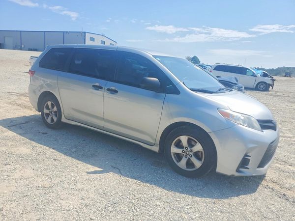 2020 TOYOTA SIENNA D grade