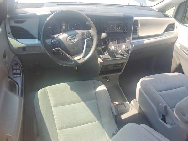 2020 TOYOTA SIENNA D grade