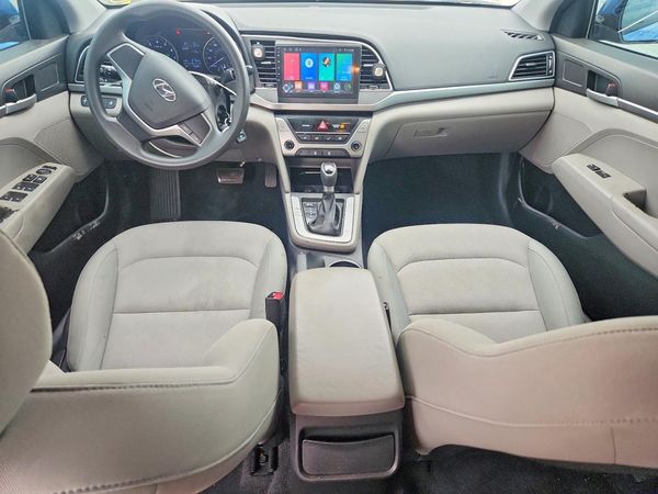 2017 HYUNDAI ELANTRA SE Base
