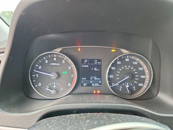2017 HYUNDAI ELANTRA SE Base