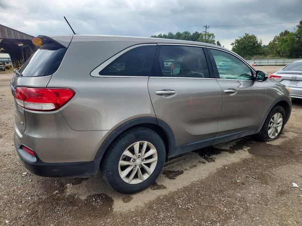 2017 KIA SORENTO L, LX