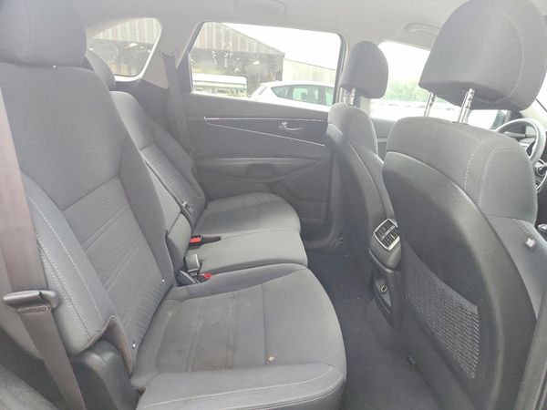 2017 KIA SORENTO L, LX