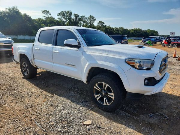 2017 TOYOTA TACOMA