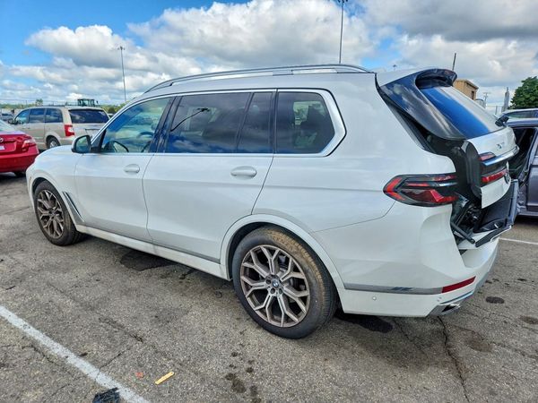 2026 BMW X7