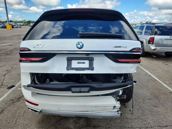 2026 BMW X7
